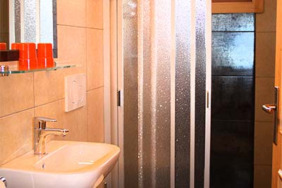 Dusche/WC im Ferienhaus Alpenstern - Neu Schötzerhof
